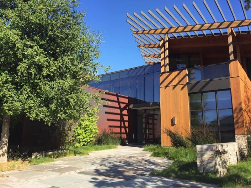 A photograph of the David and Lucile Packard Foundation Headquarters, featured on Wikipedia.