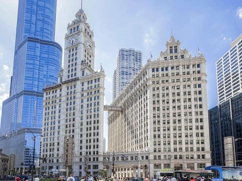 A photograph of the Wrigley Building in Illinois.