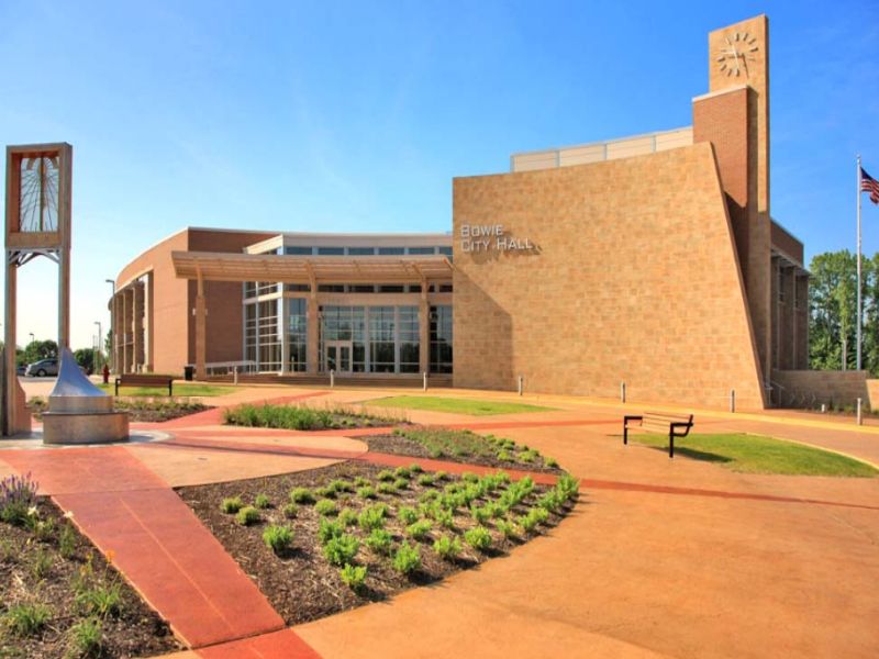 A photograph of Bowie City Hall.